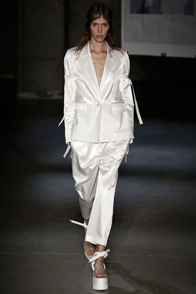 Look 22